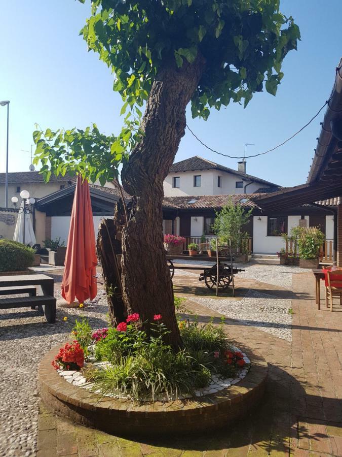 Al Fienile Hotel Orzano Eksteriør billede